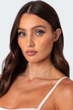 Spaced Out Pearly Necklace
