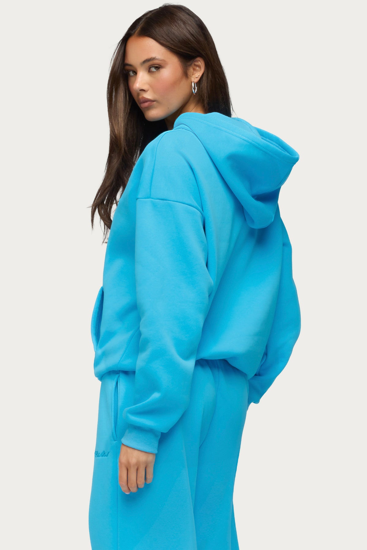 Basic Girl Oversized Edikted Hoodie - Image 7